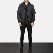 
Hanklin Ma-1 Black Hooded Bomber Jacket - Pamje anësore me prerje ergonomike të mëngëve