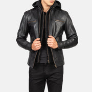 
Detaje nga afër of Band with Snap Button & Zipper Hardware on Hector E zezë Hooded Xhaketë Motociklisti Lëkure për Meshkuj