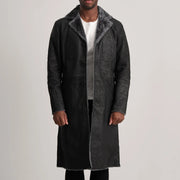 
Kolby Distressed Black Shearling Long Coat in Distressed Black Sheepskin Snuffed - Pamje ballore dhe siluetë e përshtatur | Bli online