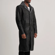 
Distressed Black Sheepskin Snuffed Aviator Jacket - Pamje e pasme me supe të theksuara dhe buzë të pastër