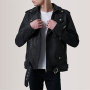 
Kole Distressed E zezë Leather Double Rider Xhaketë Lëkure për Meshkuj in Distressed Black Sheepskin Snuffed - Pamje ballore dhe siluetë e përshtatur | Bli online