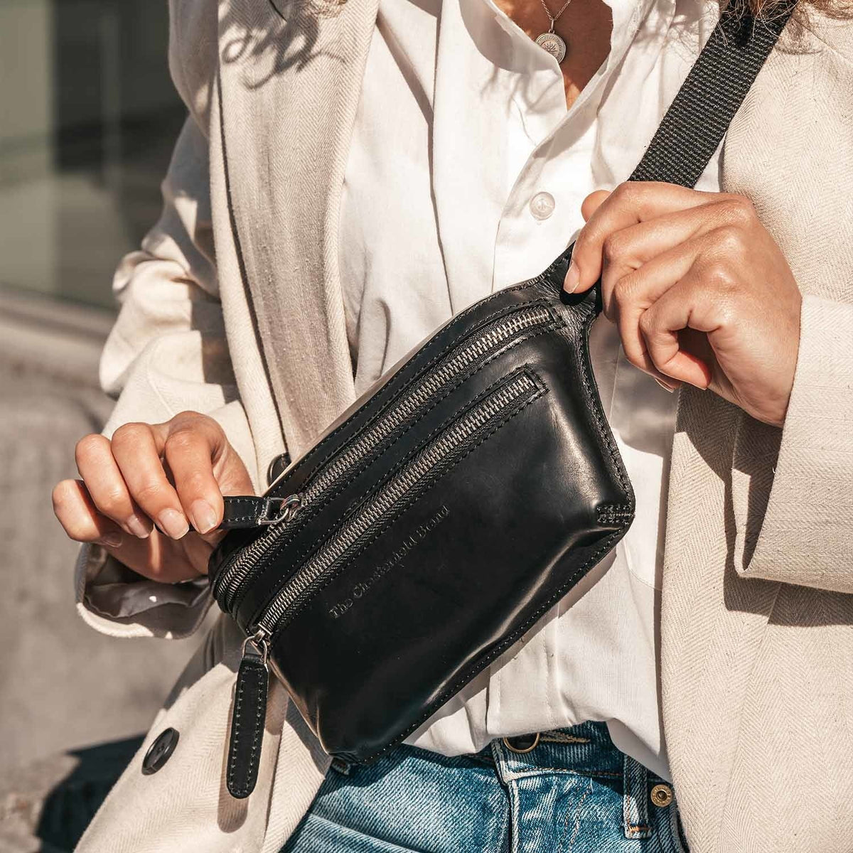 
Classic 100% Full-Grain leather Bag - Pamje e pasme me rripa lëkure të përforcuar