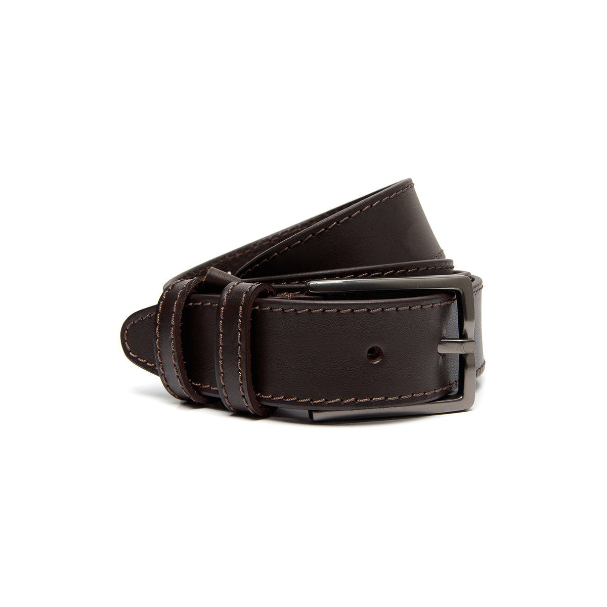 
100% Full-Grain Wax Pull-Up 100% Full-Grain Leather Grain Texture & Handcrafted Patina Detail