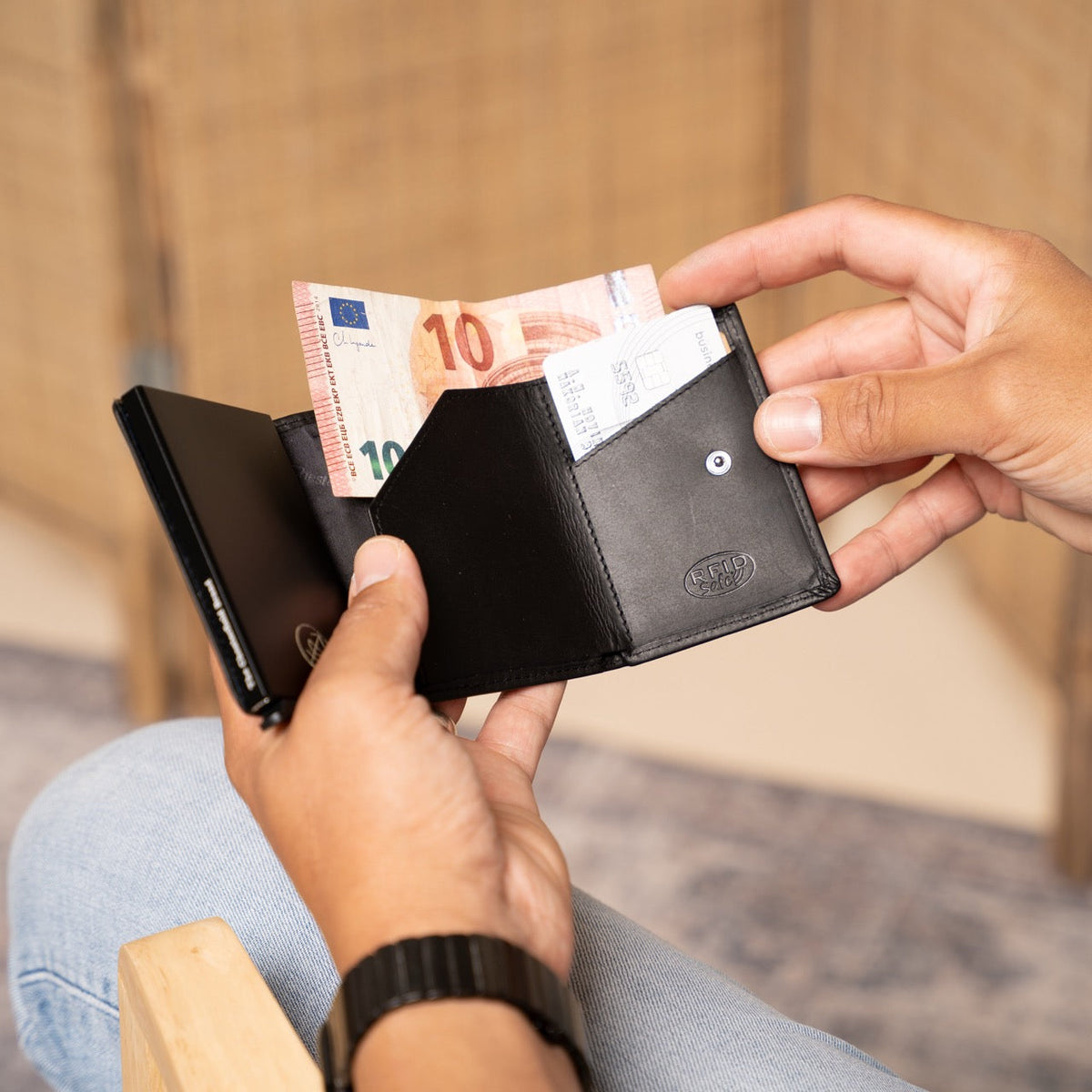 Lancaster Full-Grain Leather Card Holder - Structured Side Profile Showing Gusset Depth &amp; Expansion Capacity