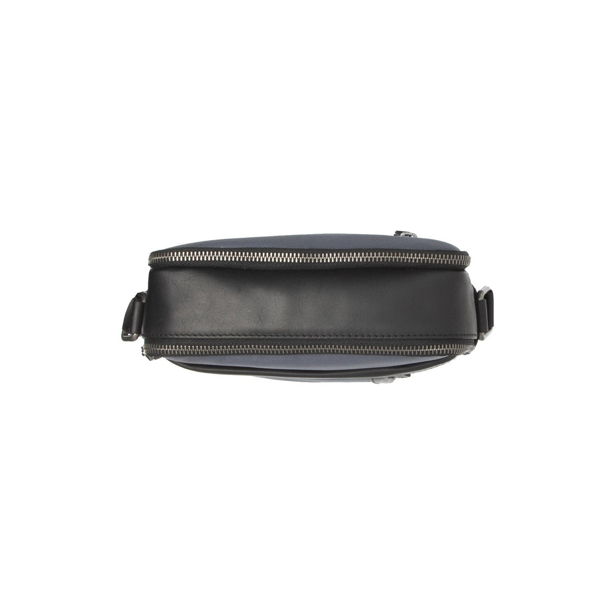 
Arendal Çantë crossbody lëkure - Profil anësor i strukturuar me thellësi dhe vëllim