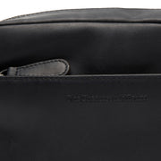 
Pamje e brendshme Showing Dedicated Padded Laptop Sleeve & Multi-Compartment Organization