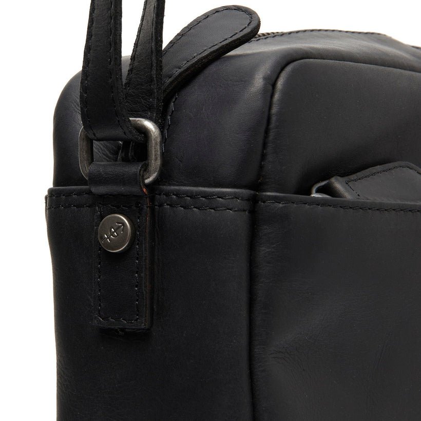 Arona Full-Grain Leather Crossbody Bag për femra