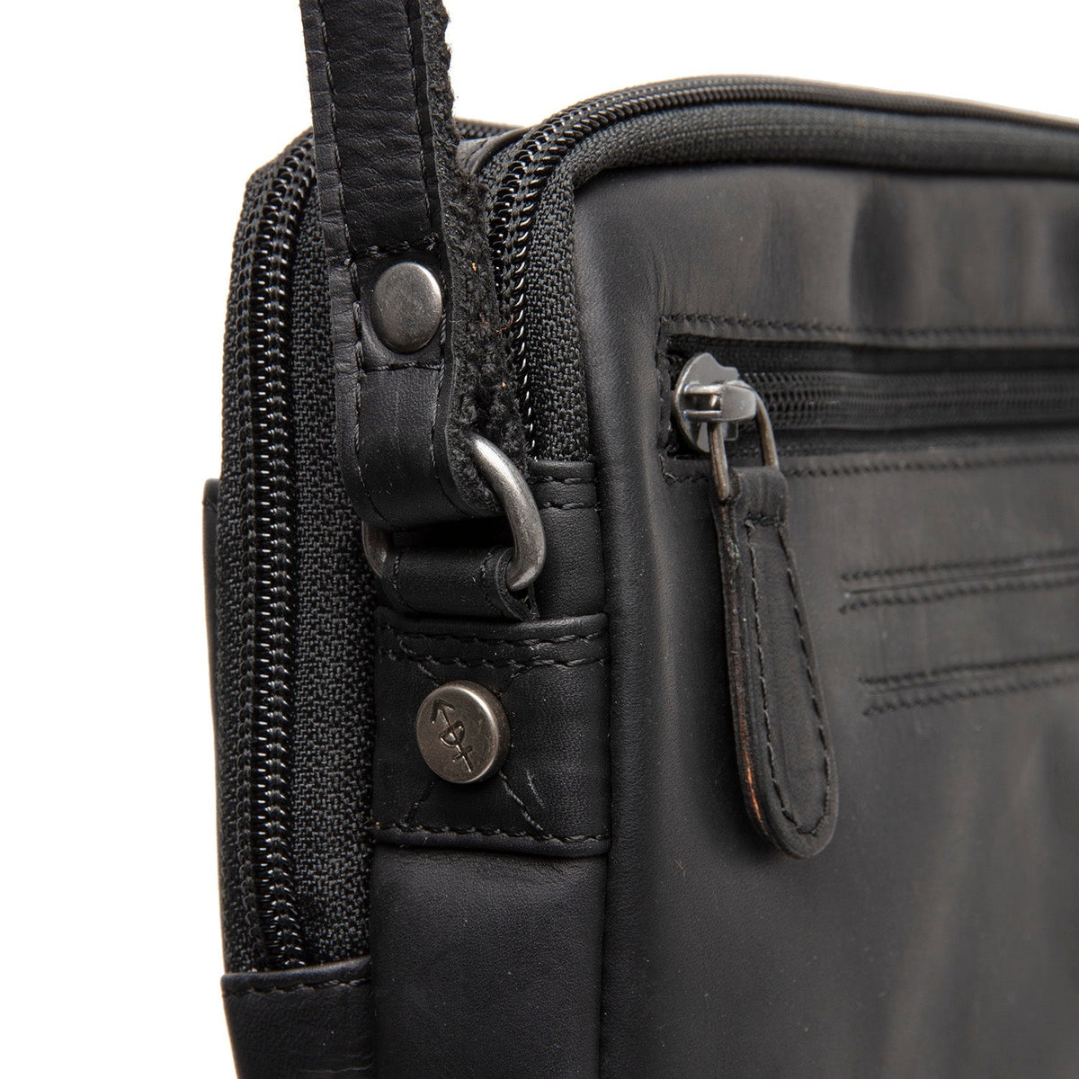 
Pamje e brendshme Showing Dedicated Padded Laptop Sleeve & Multi-Compartment Organization