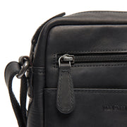 
Laveno Çantë crossbody lëkure - Profil anësor i strukturuar me thellësi dhe vëllim