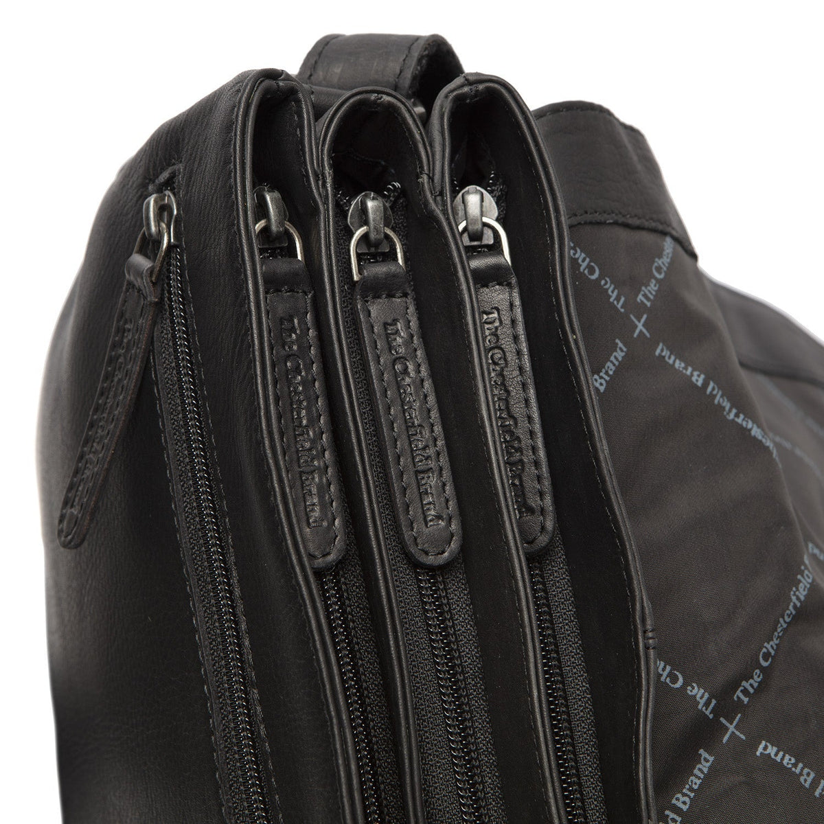 
Millie Çantë crossbody lëkure - Profil anësor i strukturuar me thellësi dhe vëllim