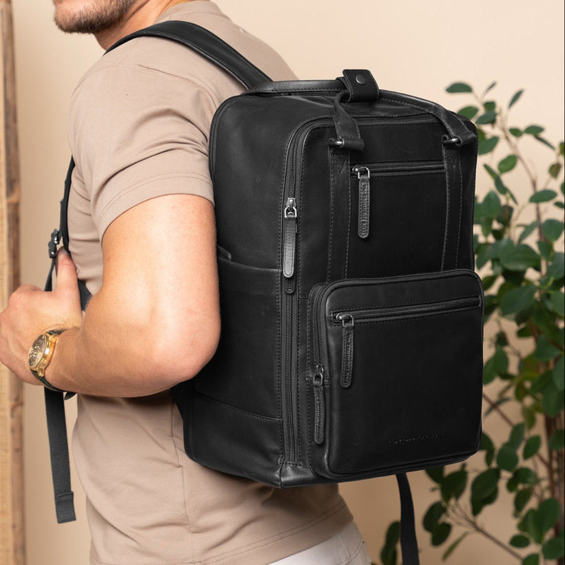 Calden Full-Grain Leather Laptop Backpack për femra