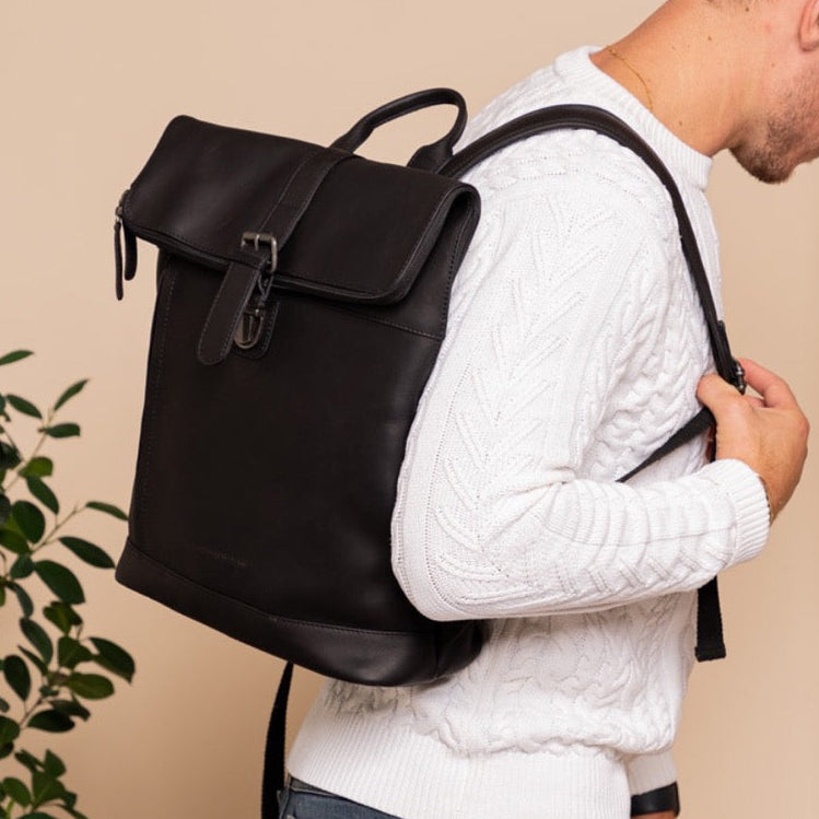 Larsson Full-Grain Leather Laptop Backpack për femra