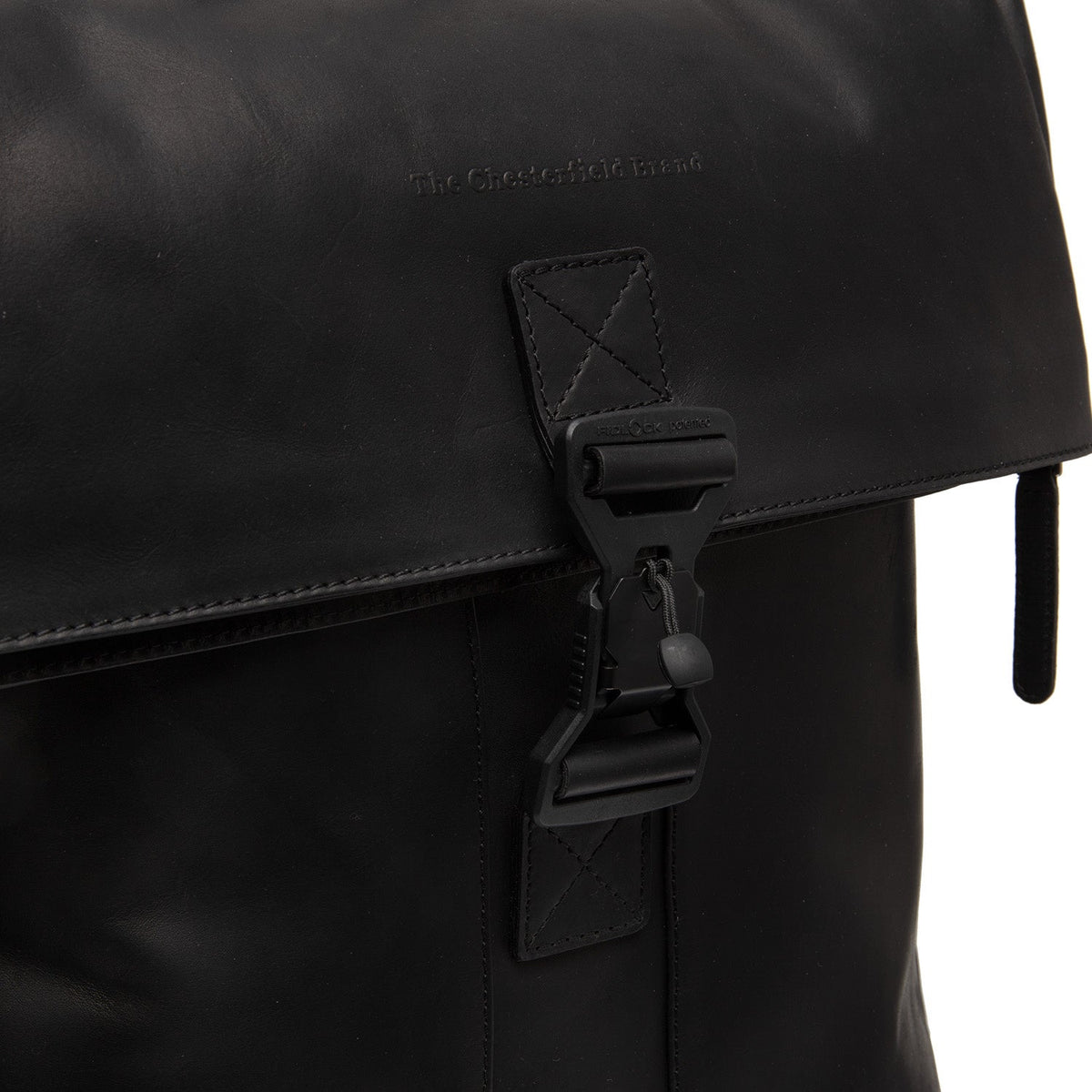 
Solid Antique Brass Hardware & Heavy-Duty Dual Zipper Detail on Savona Çantë shpine lëkure për laptop