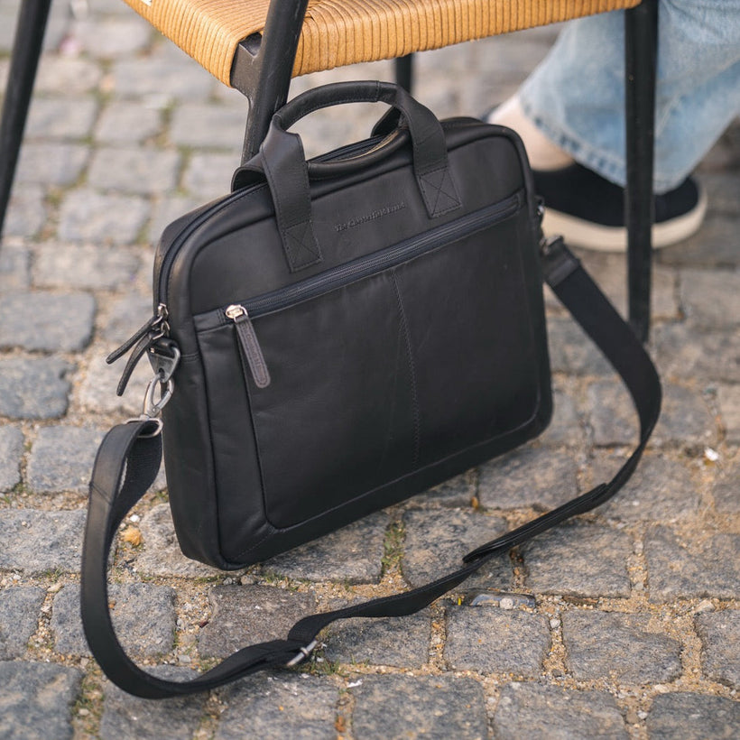 Calvi Full-Grain Leather Laptop Bag për femra
