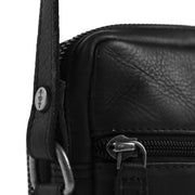 
Tailored Rib Cuffs & Hem Craftsmanship Construction Detail on Hamilton Lëkurë e vërtetë cilësore Phone Bag