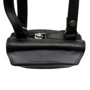 
Detaje nga afër of Classic Collar & Heavy-Duty Zipper Hardware on Langley Lëkurë e vërtetë cilësore Phone Bag
