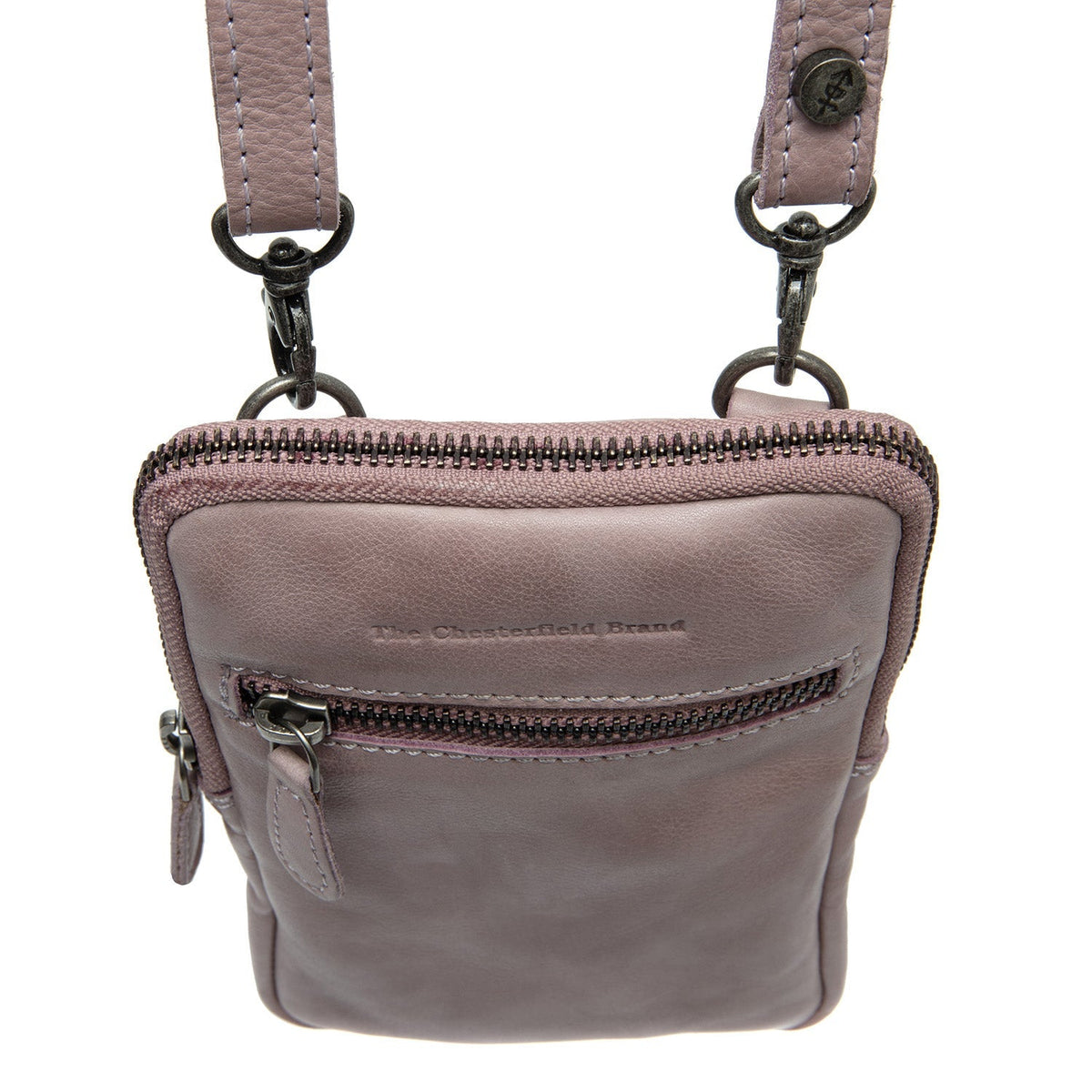 Detaje nga afër of Classic Collar & Heavy-Duty Zipper Hardware on Salta Full-Grain Leather Phone Bag
