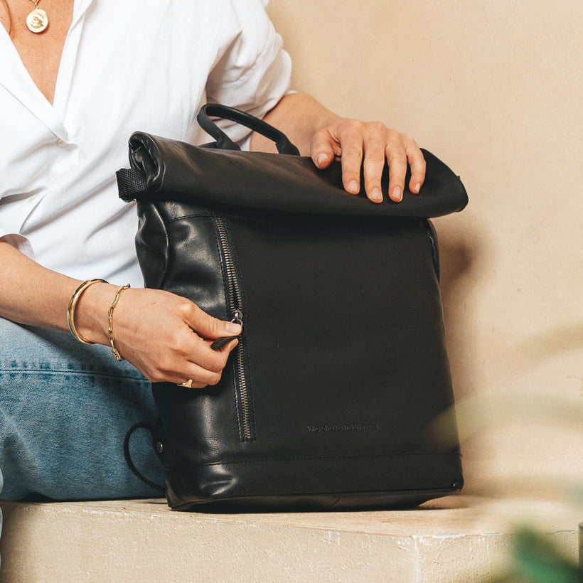Mazara Full-Grain Leather Roll-top Backpack për femra