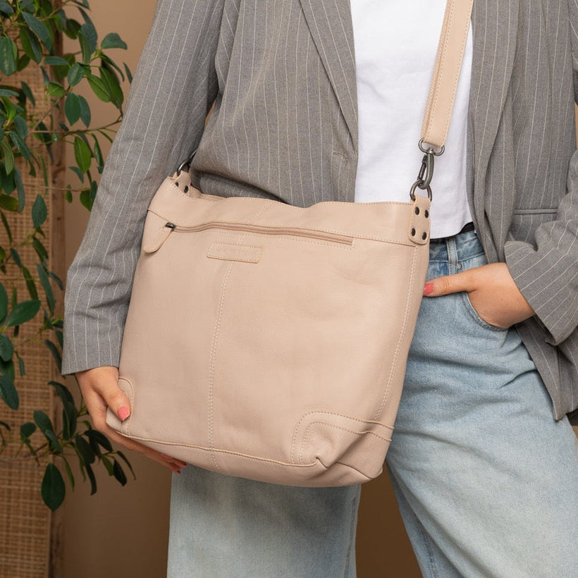 Astero Full-Grain Leather Shoulder Bag për femra