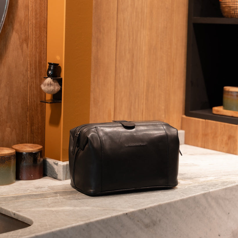 Biassa Full-Grain Leather Toiletry Bag për femra