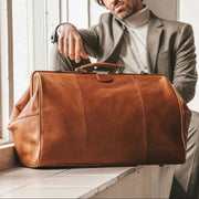 
Classic 100% Full-Grain Leather Duffle Bag - Pamje e pasme me rripa lëkure të përforcuar