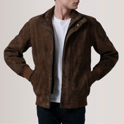 
Tailored Rib Cuffs & Hem Craftsmanship Construction Detail on Lester Kafe Suede Xhaketë Bomber Lëkure për Meshkuj For Men