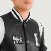 
Detaje nga afër of Varsity & Snap Button Hardware on Liberte Illinois E zezë Leather Varsity Xhaketë Lëkure për Meshkuj