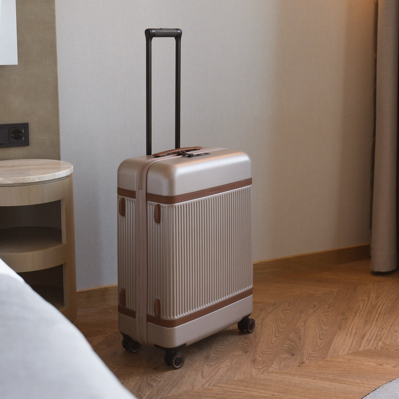Medium Suitcase Zuna për Femra