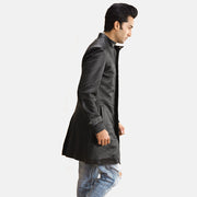
Black Sheepskin leather Coat - Pamje e pasme me supe të theksuara dhe buzë të pastër