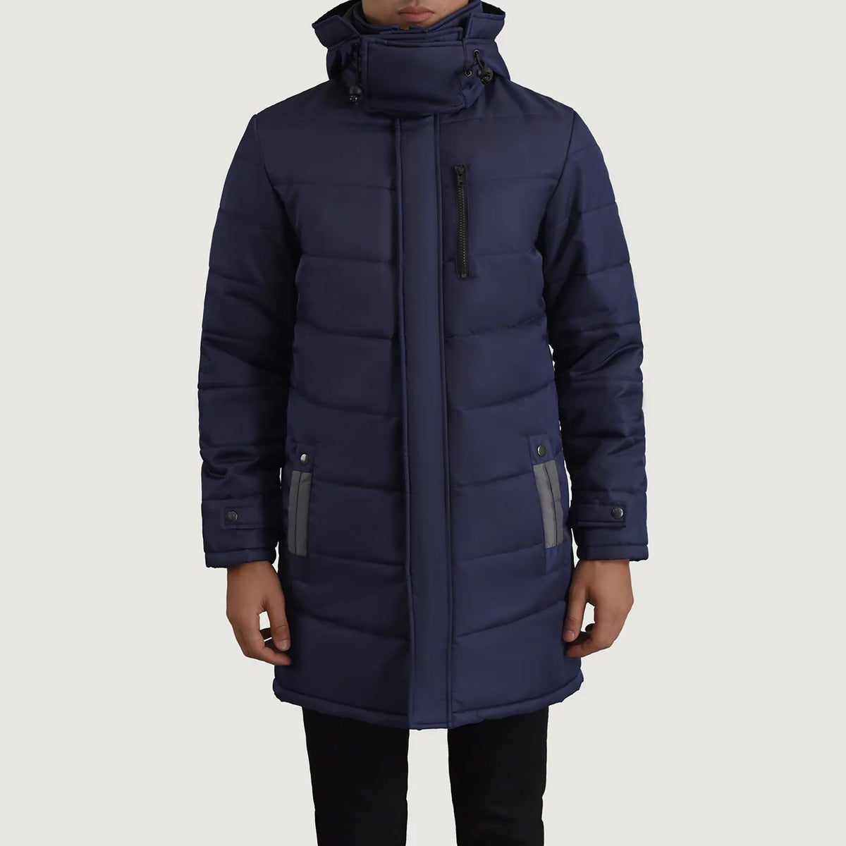 
Detaje nga afër of Classic Collar & Zipper With Snap Button Placket Hardware on Moore Blu Hooded Parka për Meshkuj