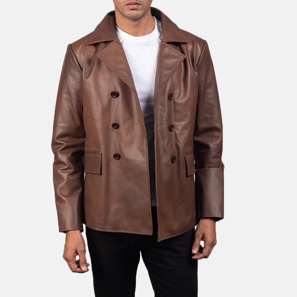 
Detaje nga afër of Notch & Buttons Hardware on Mr. Bailey Kafe Leather Naval Peacoat për Meshkuj