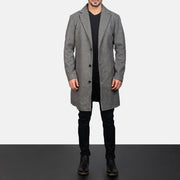 
Detaje nga afër of Notch & Button Hardware on Petrillo Grey Wool Single Breasted Pallto Lëkure për Meshkuj