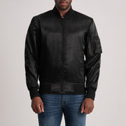 
Quinton MA-1 E zezë Xhaketë Bomber Lëkure për Meshkuj in Black Satin - Pamje ballore dhe siluetë e përshtatur | Bli online