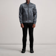 
Detaje nga afër of Varsity & Zipper Hardware on Quinton MA-1 Grey Xhaketë Bomber Lëkure për Meshkuj
