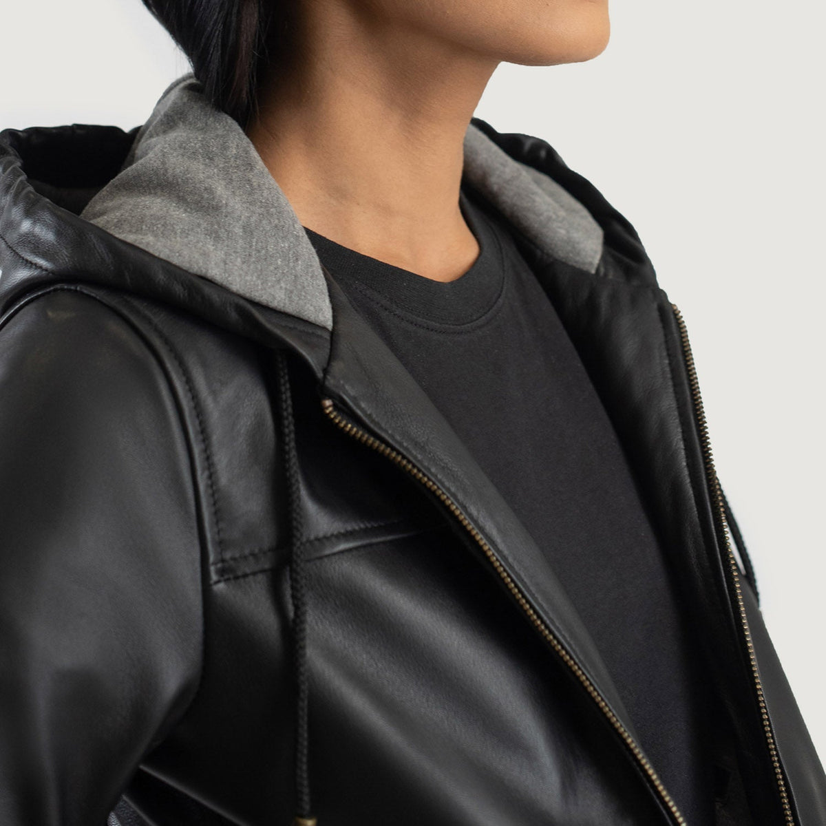 
Rebella Hooded Xhaketë Bomber Lëkure për Femra – alternate product view 6