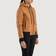 
Pamje e veshur në trup:  Rebella Green Hooded Suede Bomber Jacket në model në dritë natyrale dite