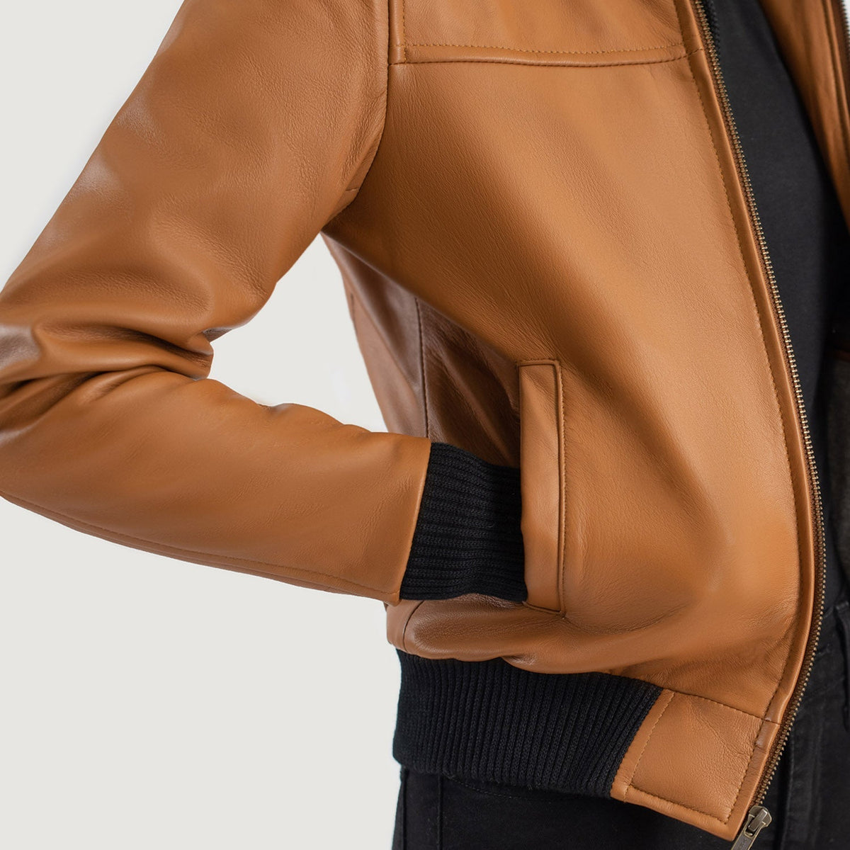 
Rebella Hooded Xhaketë Bomber Lëkure për Femra – alternate product view 6
