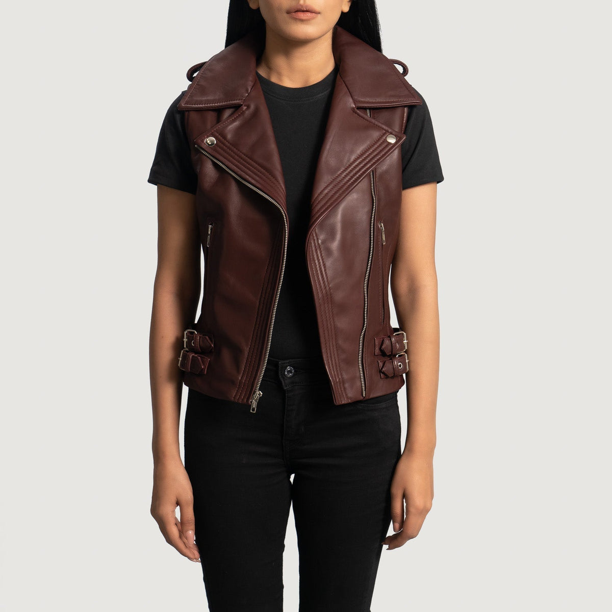 
Maroon Sheepskin Leather Biker Jacket - Pamje e pasme me supe të theksuara dhe buzë të pastër