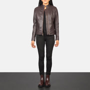 
Rumella Maroon Leather Biker Jacket - Pamje anësore me prerje ergonomike të mëngëve