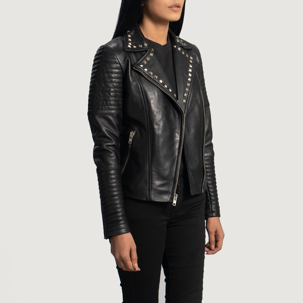 
Black Sheepskin Leather Biker Jacket - Pamje e pasme me supe të theksuara dhe buzë të pastër