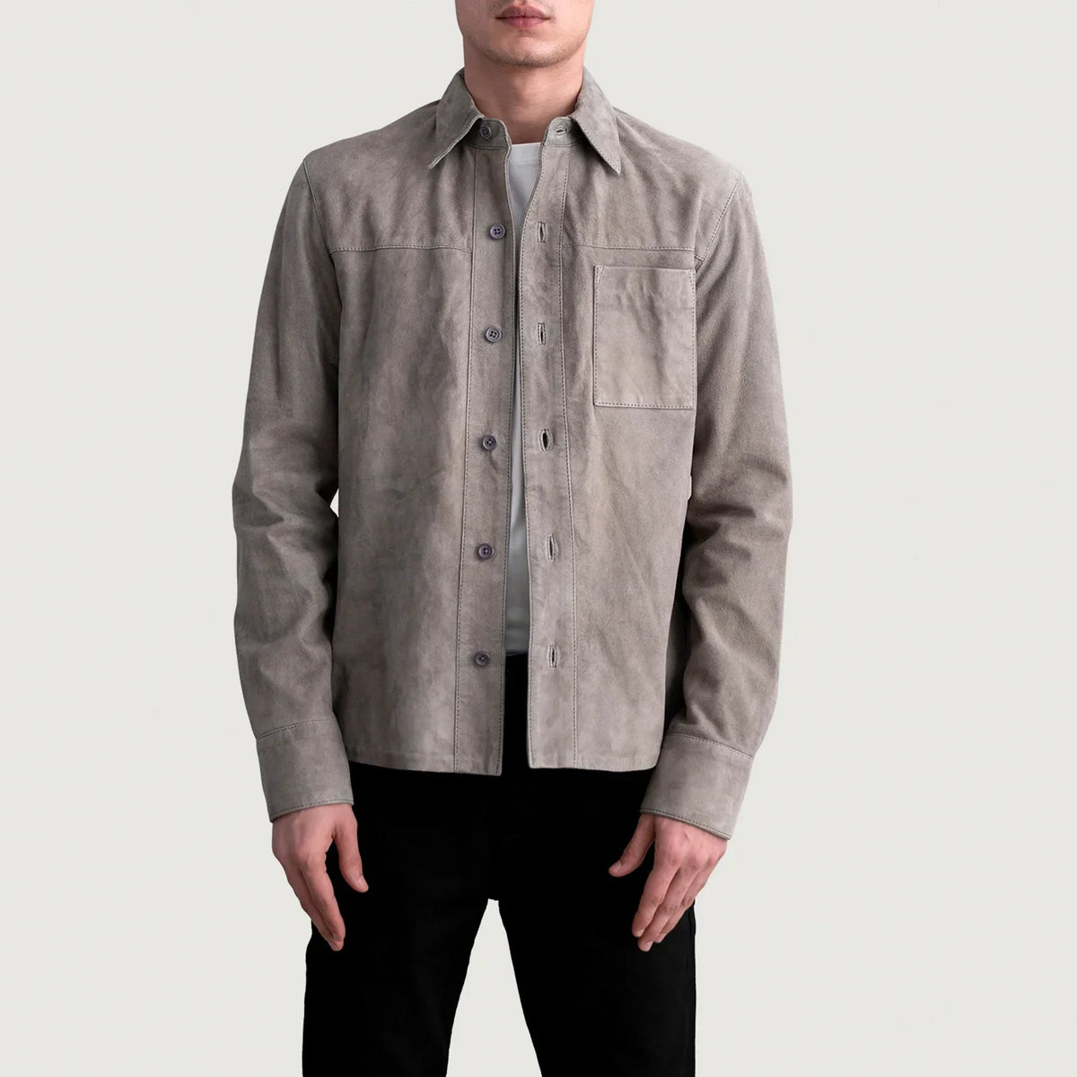 
Scout Grey Suede Leather Shirt për Meshkuj për Meshkuj in Grey Goatskin Suede - Pamje ballore dhe siluetë e përshtatur | Bli online