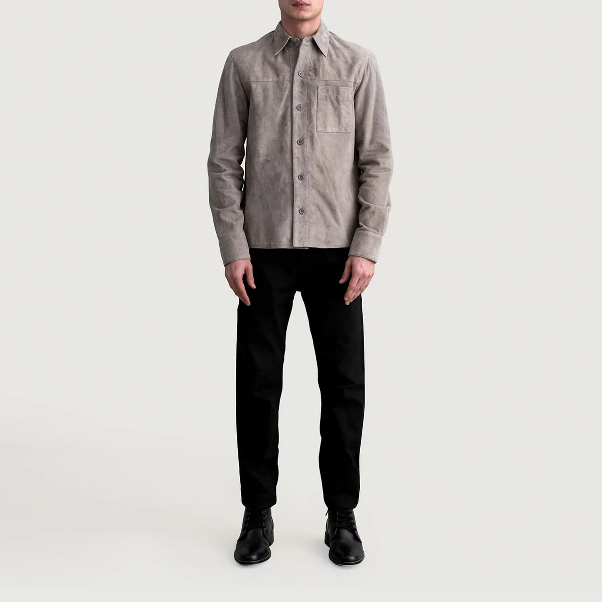 
Detaje nga afër of Shirt & Buttons Hardware on Scout Grey Suede Leather Shirt për Meshkuj për Meshkuj