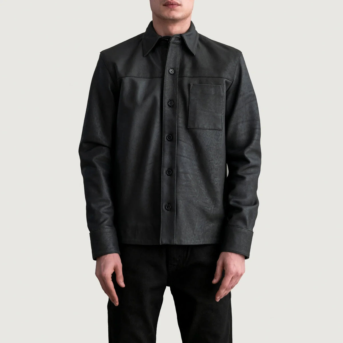 
Scout Tumbled E zezë Leather Shirt për Meshkuj - Pamje anësore me prerje ergonomike të mëngëve