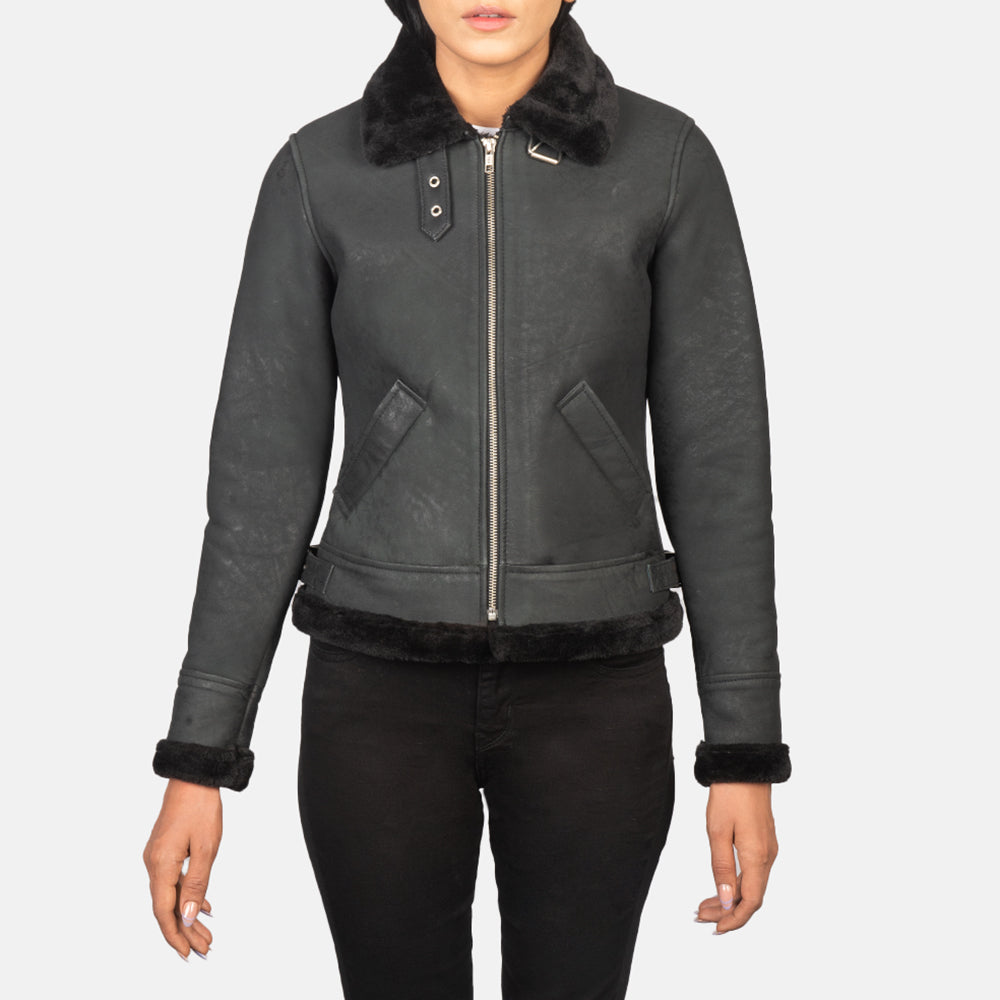 
Detaje nga afër of Buckled Collar & Zipper Hardware on Sherilyn B-3 Distressed Black Leather Bomber Jacket