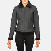 
Detaje nga afër of Buckled Collar & Zipper Hardware on Sherilyn B-3 Distressed Black Leather Bomber Jacket
