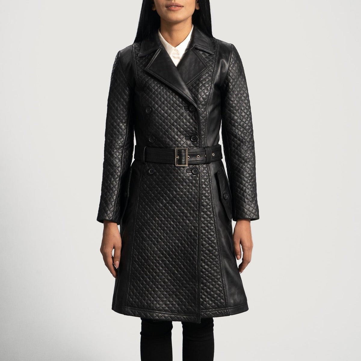 
Sweet Susan E zezë Mantel Trench Lëkure për Femra in Black Sheepskin Leather - Pamje ballore dhe siluetë e përshtatur | Bli online