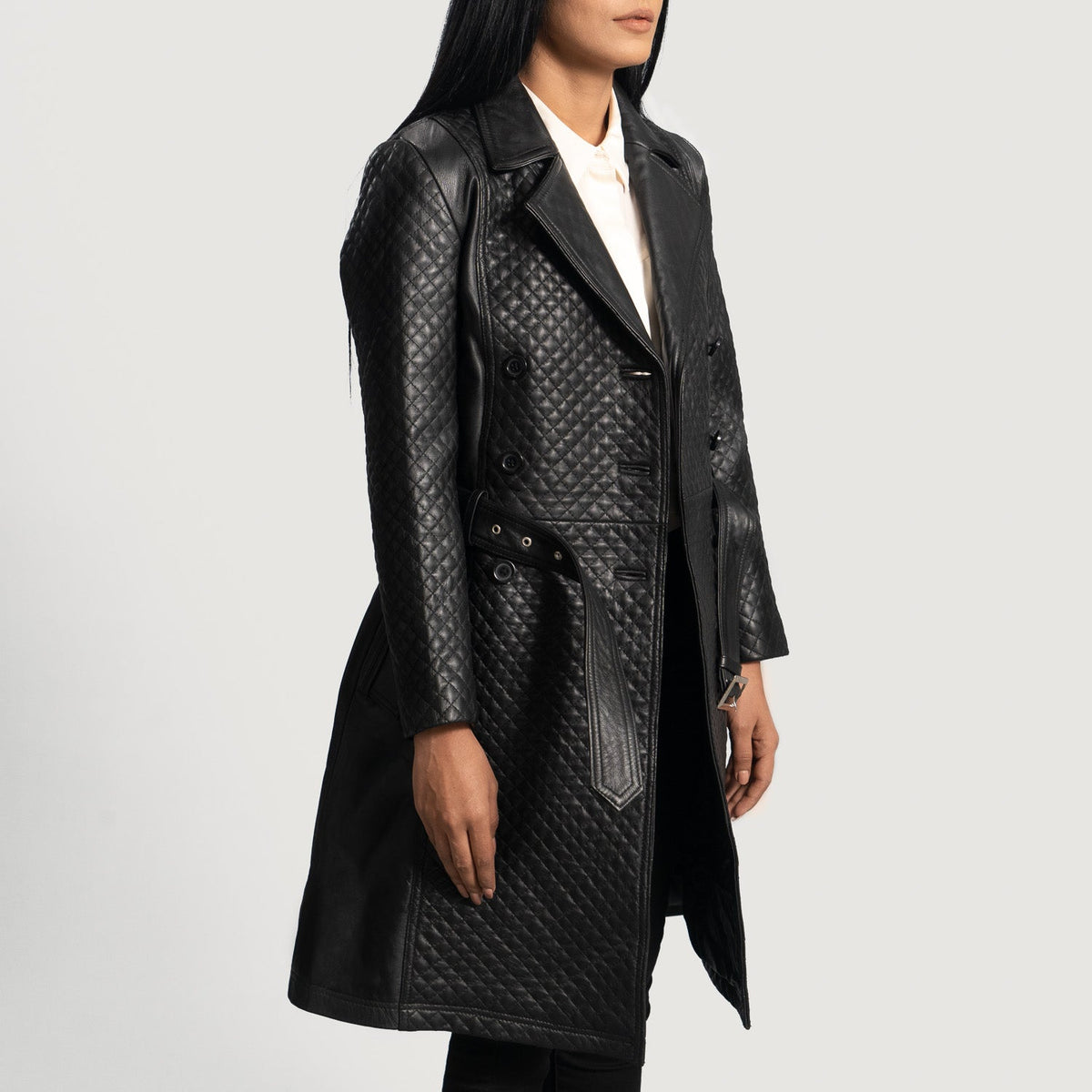 
Black Sheepskin Leather Trench Coat - Pamje e pasme me supe të theksuara dhe buzë të pastër