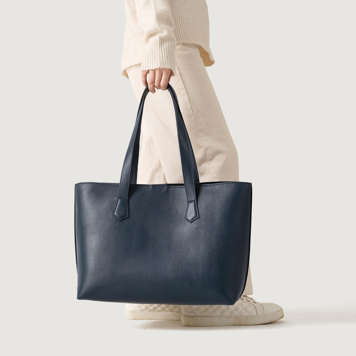 
The Bianca Çantë tote lëkure – alternate product view 2