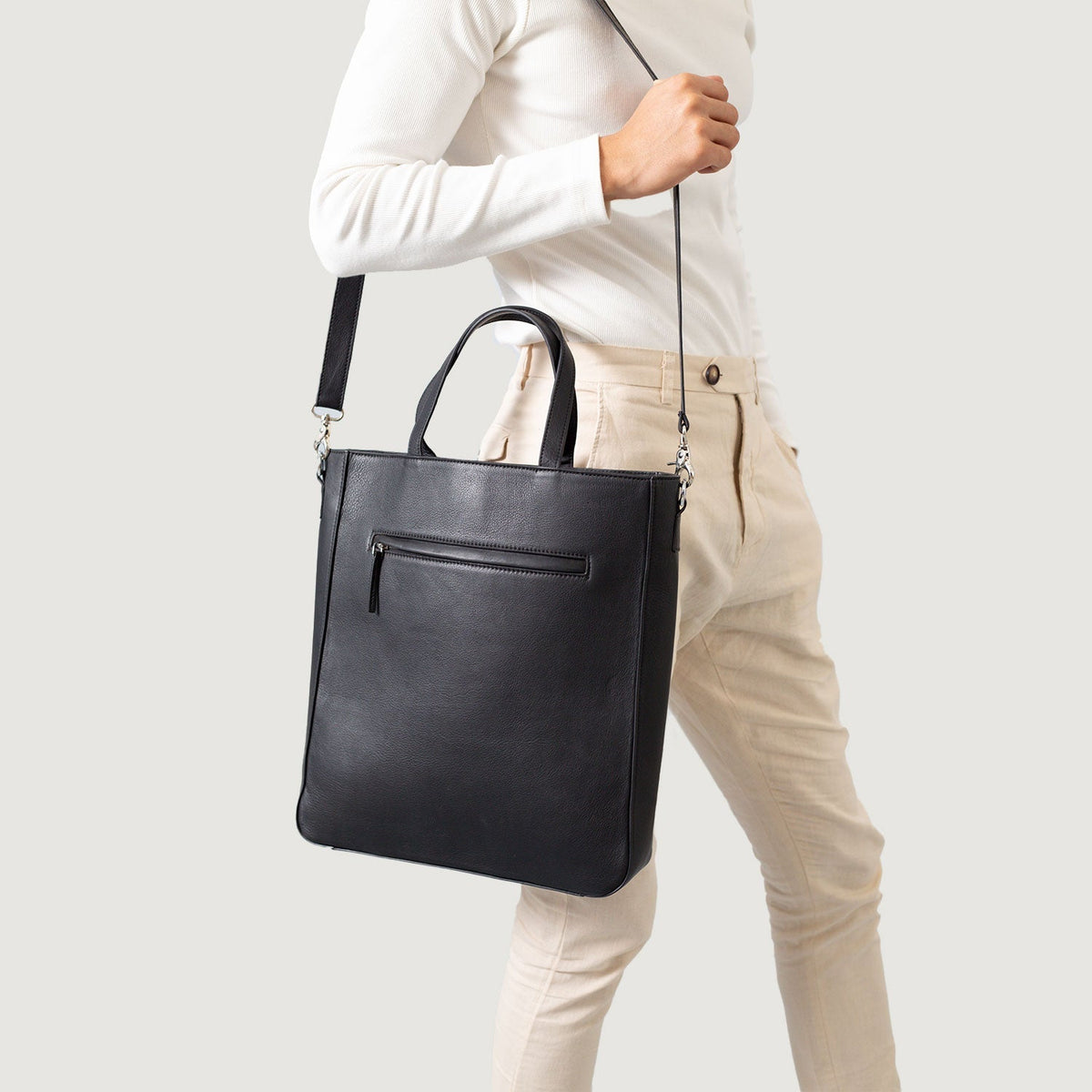 
The Poet Çantë tote lëkure – alternate product view 5