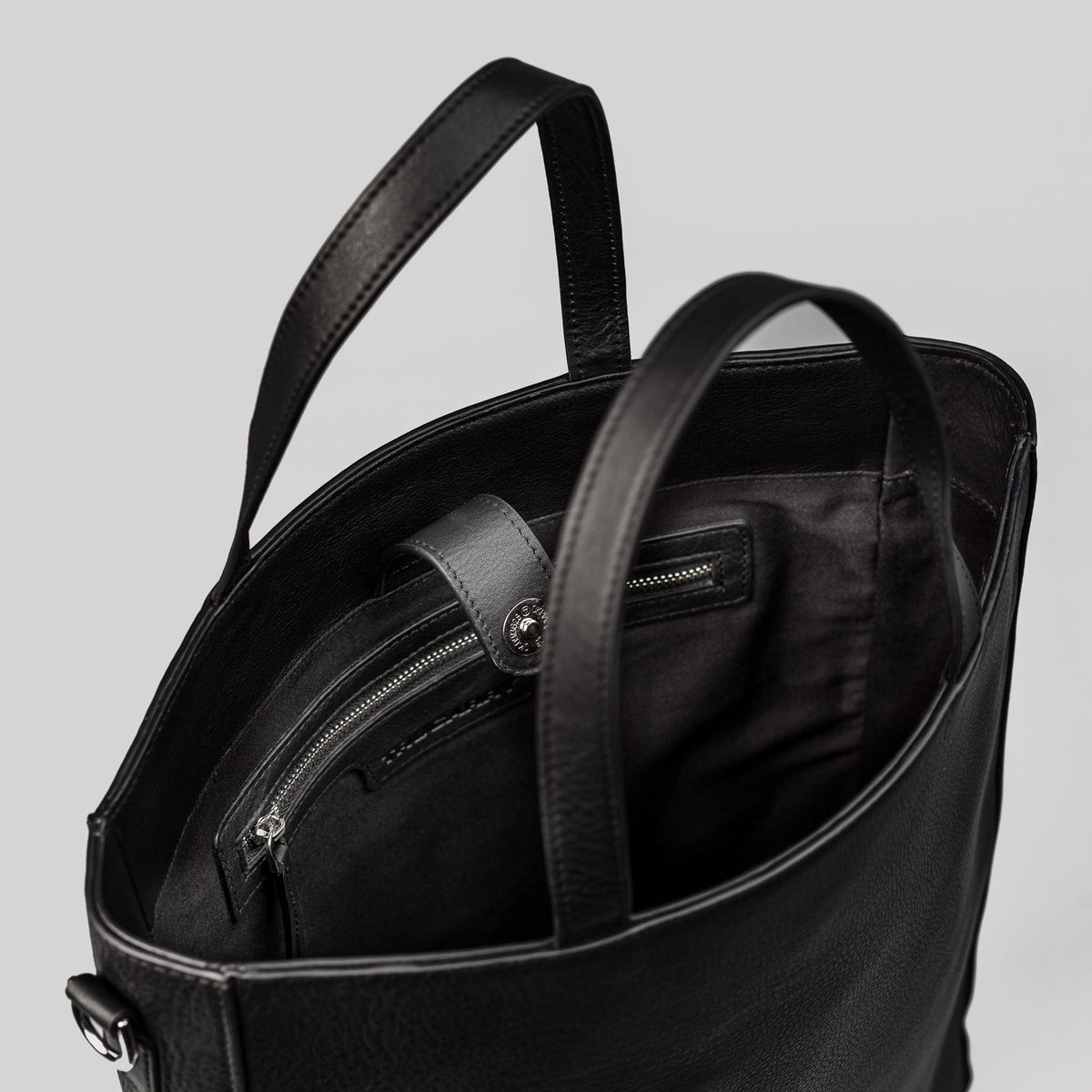 
The Poet Çantë tote lëkure – alternate product view 7
